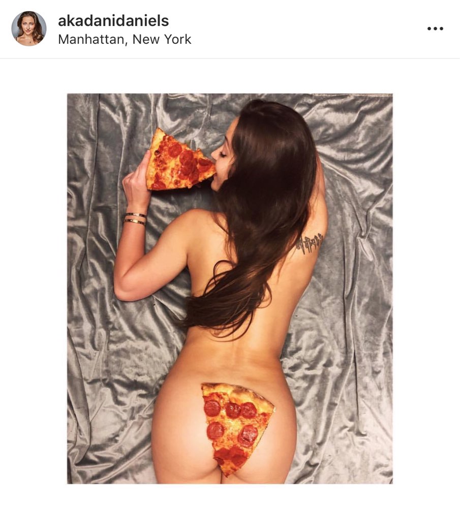 Naked Pizza Girls