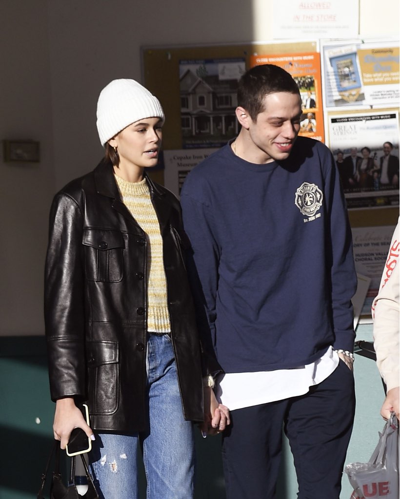 Does Pete Davidson get pussy cause heâ€™s Tall?