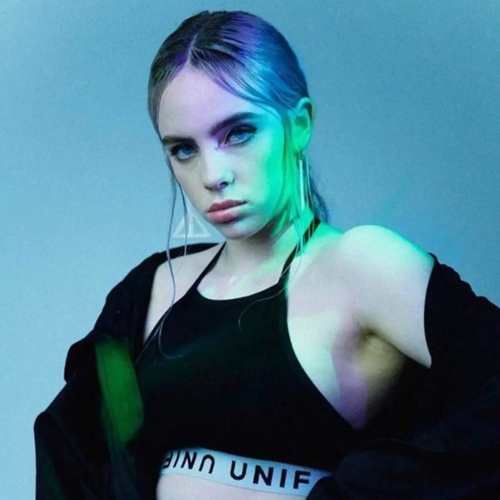 Wow Billie Eilish Is A Real Beauty